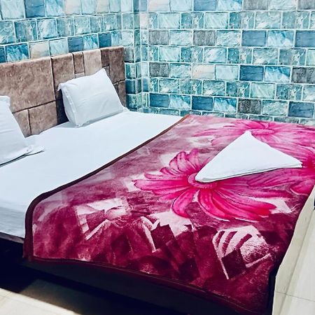 Unnāo Hotel Vishal Palace מראה חיצוני תמונה