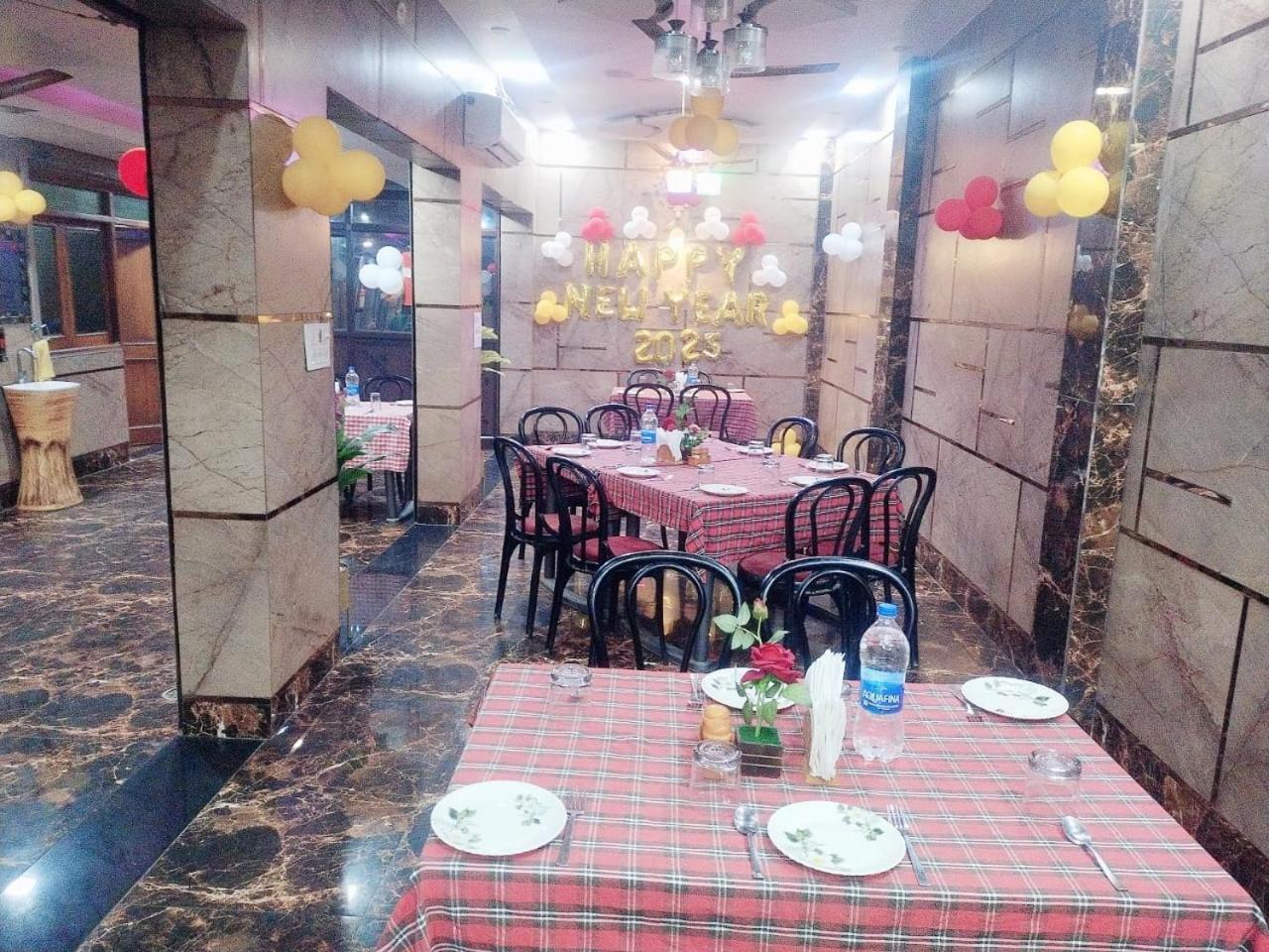 Unnāo Hotel Vishal Palace מראה חיצוני תמונה