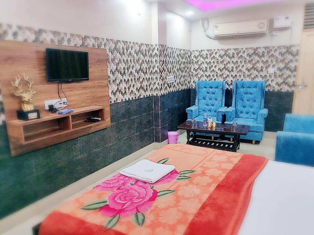 Unnāo Hotel Vishal Palace מראה חיצוני תמונה