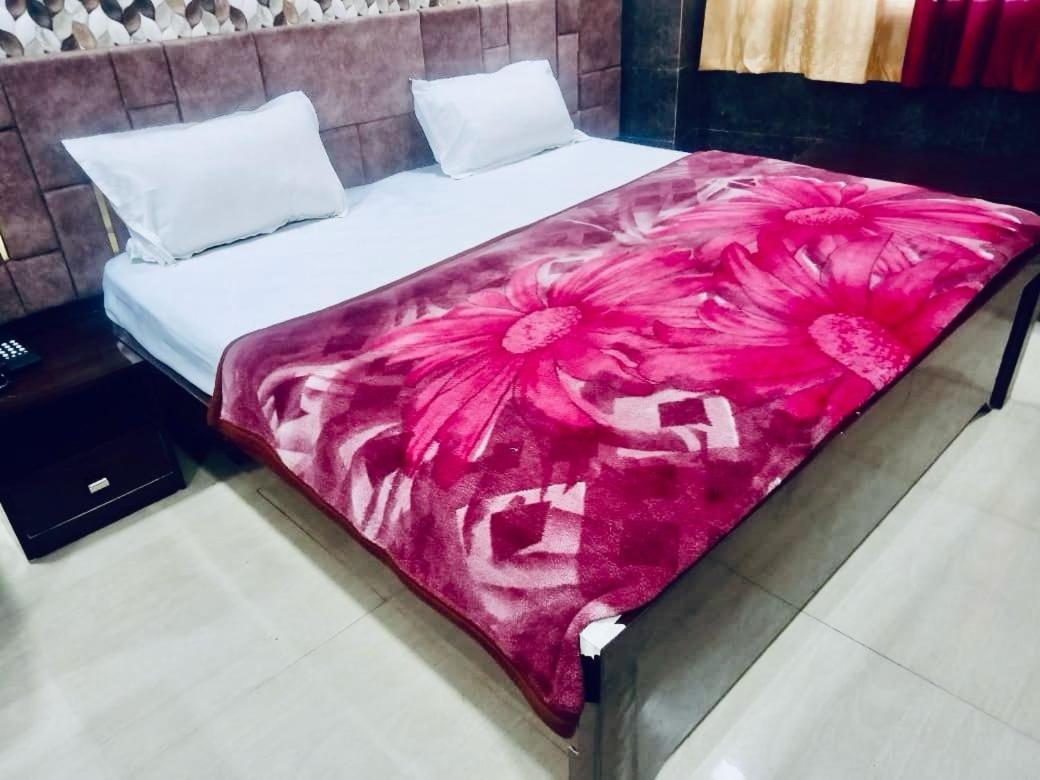 Unnāo Hotel Vishal Palace מראה חיצוני תמונה