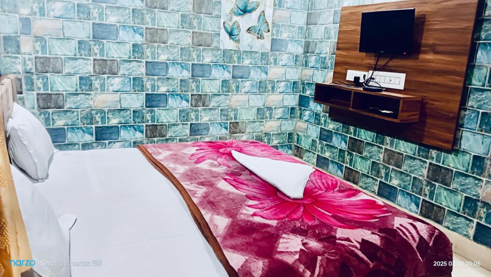 Unnāo Hotel Vishal Palace מראה חיצוני תמונה